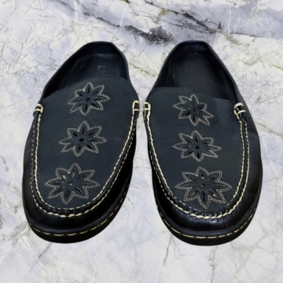 Eastland Leather Embroidered Mules 9 M Medium Width Flat Black Old Money - Picture 1 of 14